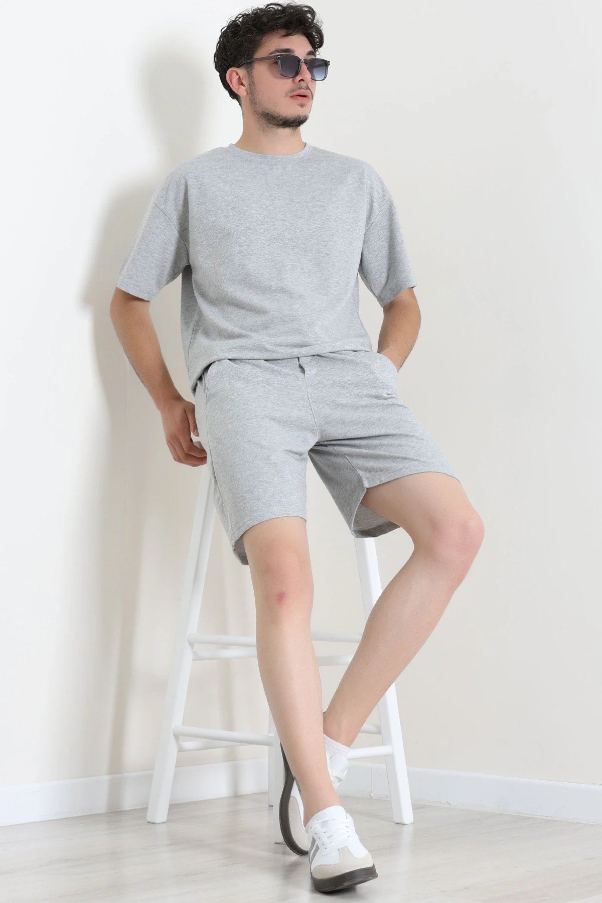 İki İplik Oversize Şortlu Erkek Takım Gri - 80274.1567.
